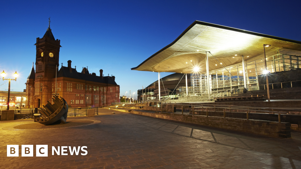 Labour and Plaid Cymru deal set to last three years Labour and Plaid Cymru deal set to last three years