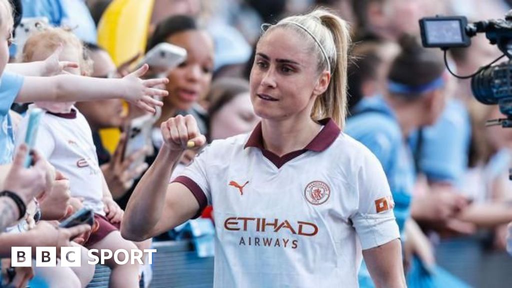 Steph Houghton: Former England and Man City captain retiring to prioritise family Steph Houghton: Former England and Man City captain retiring to prioritise family