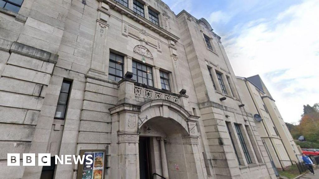 Petition aims to save Caerphilly county venue Petition aims to save Caerphilly county venue