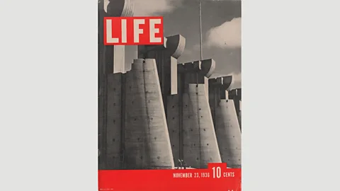 The Picture Collection Inc Cover of Life Magazine, 23 November, 1936: photo of Fort Peck Dam by Margaret Bourke-White (Credit: The Picture Collection Inc)