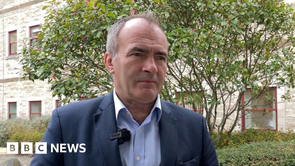 Chief Minister urges talks to avoid walkout Chief Minister urges talks to avoid walkout