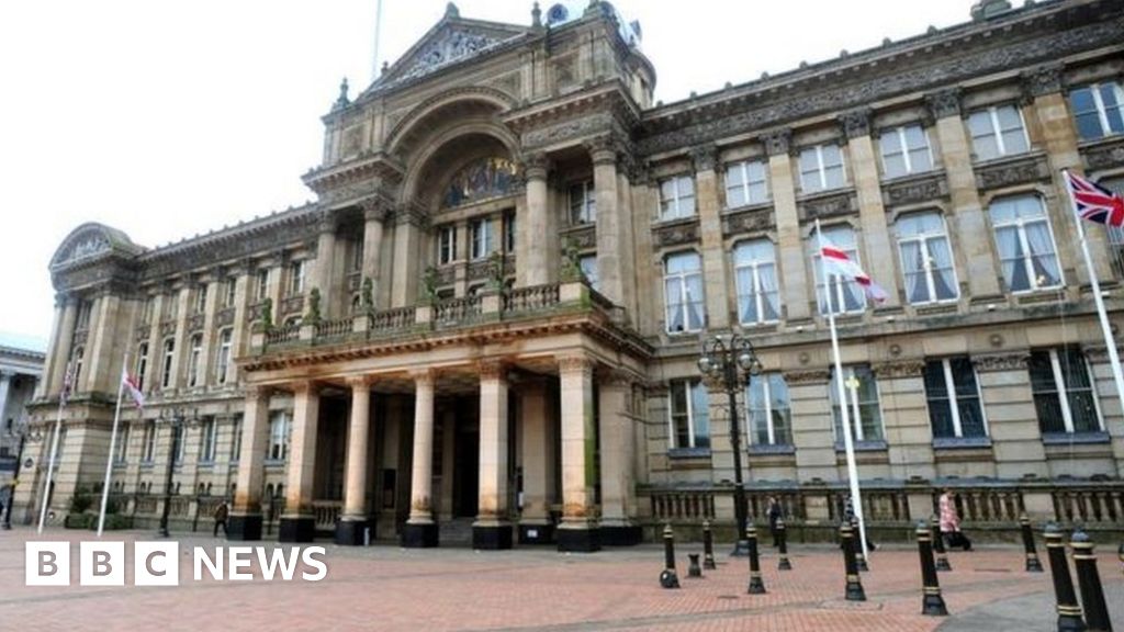 Birmingham street lights could be dimmed to save money Birmingham street lights could be dimmed to save money
