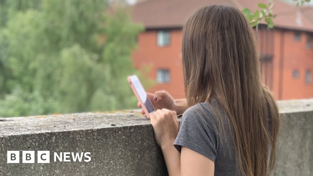 Vice chancellor apologises for mistakes over rape chat scandal