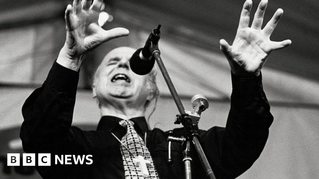 The dark secrets of life in a commune The dark secrets of life in a commune