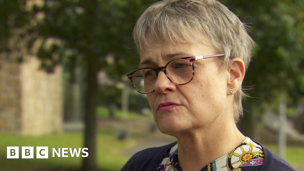 Margaret Ritchie quits SDLP to become peer Margaret Ritchie quits SDLP to become peer