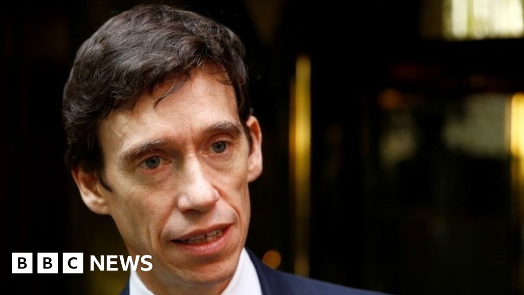 Ex-Tory MP Rory Stewart stands down to run for London mayor