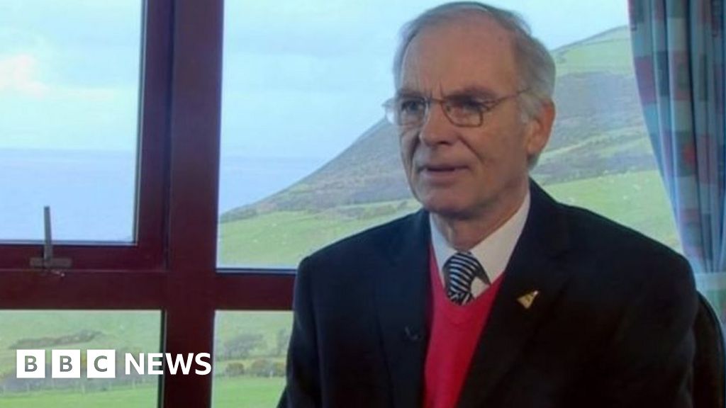 Tributes to Urdd’s ‘instinctive leader’ Prys Edwards Tributes to Urdd’s ‘instinctive leader’ Prys Edwards