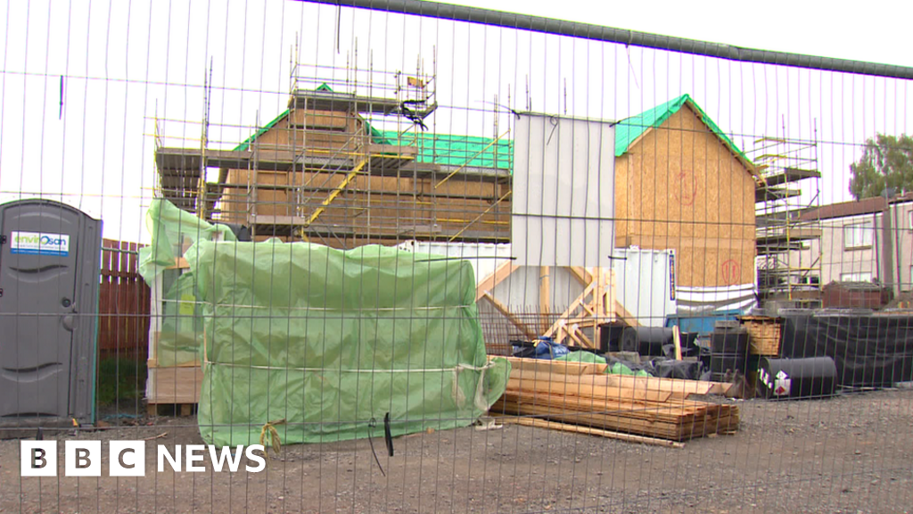 Builders firms ‘months from collapse’ with no ease in lockdown