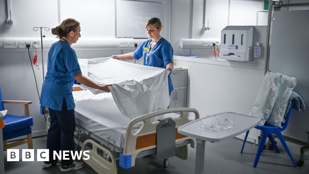 Scotland sees first weekly fall in deaths