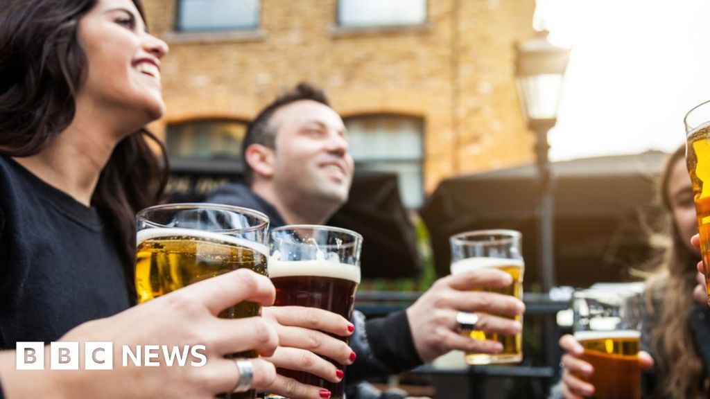 Concern over transmission in Wales’ pubs and restaurants