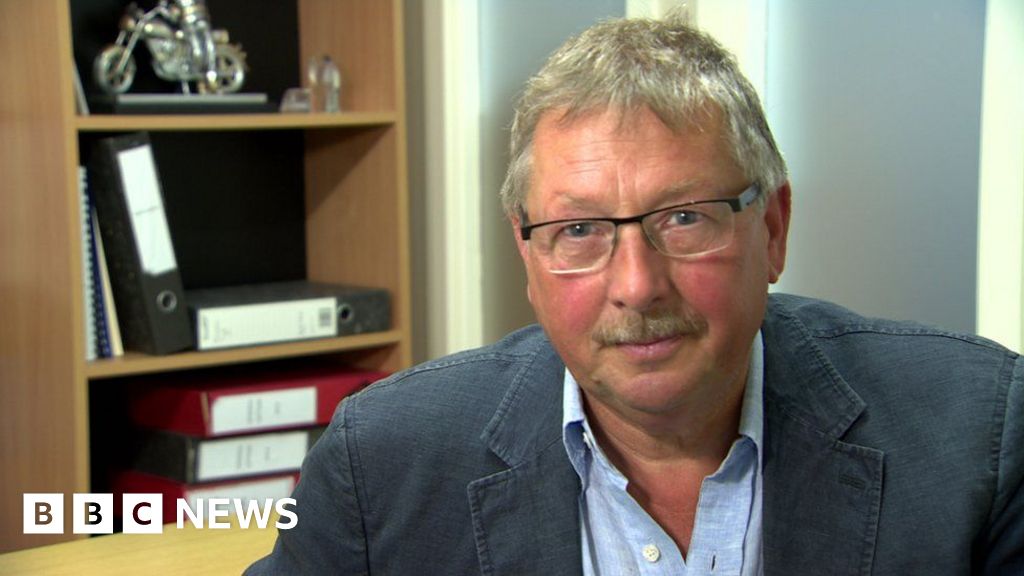 Sammy Wilson hopes DUP will block vaccine passport checks Sammy Wilson hopes DUP will block vaccine passport checks