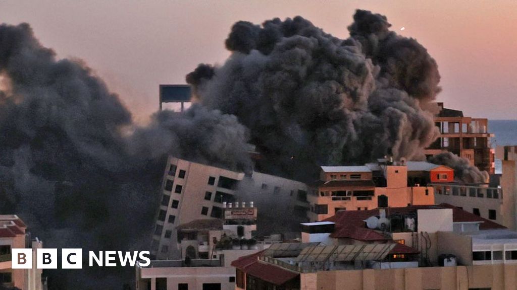 Rockets target Tel Aviv after Gaza tower destroyed Rockets target Tel Aviv after Gaza tower destroyed