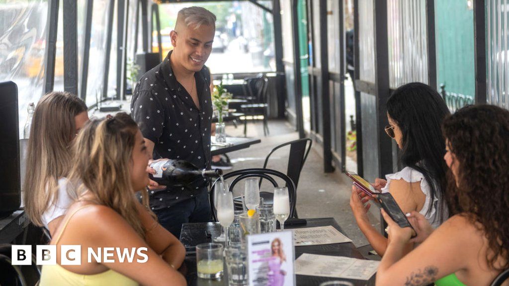 ‘If you can eat out, you can go to the office’, says bank boss ‘If you can eat out, you can go to the office’, says bank boss