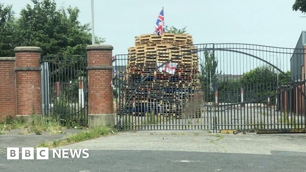 Nationalists should dial down rhetoric over bonfire Nationalists should dial down rhetoric over bonfire