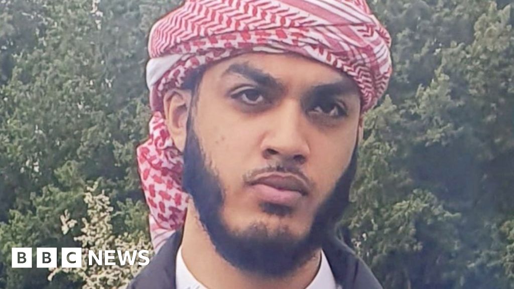Slough teenager given life sentence for street stabbing murder