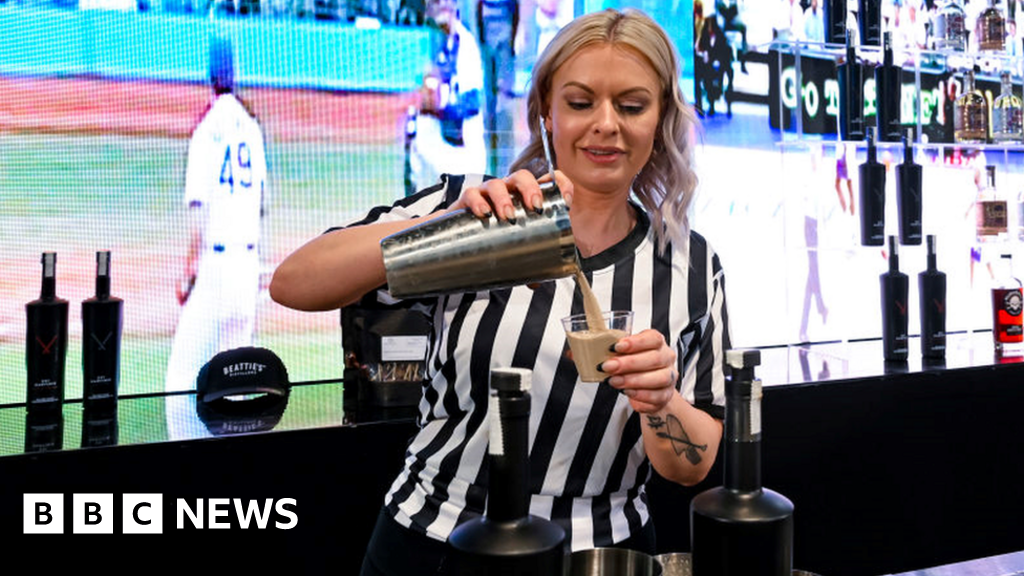 US firms add more jobs than expected in May