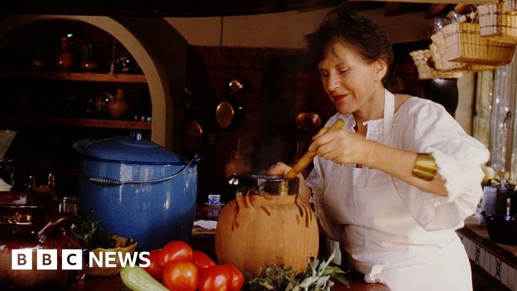 Doyenne of Mexican cuisine dies aged 99