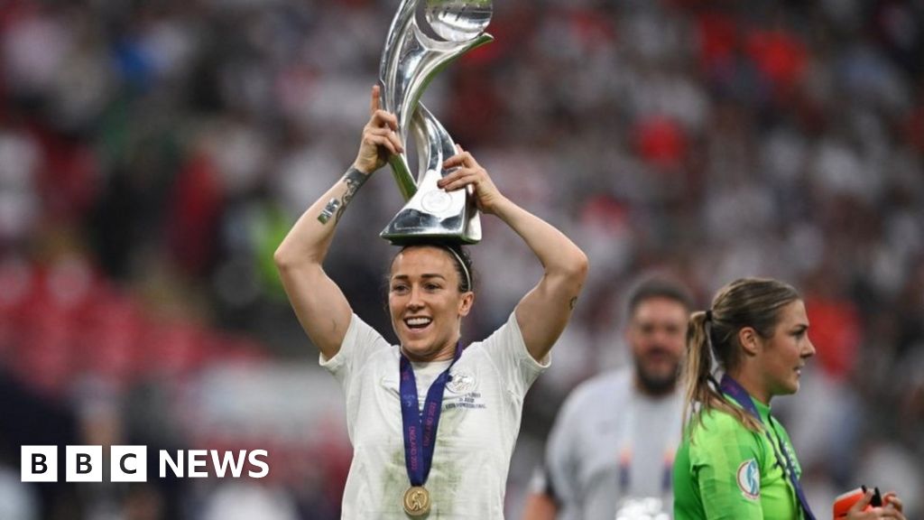 Freedom of Northumberland call for Lioness Lucy Bronze