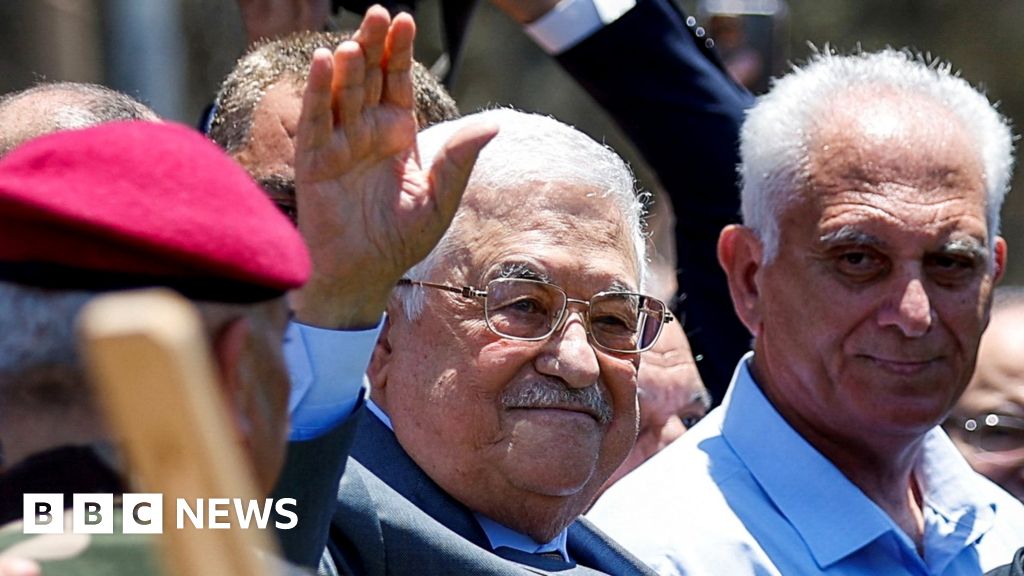 Abbas bids to reassert control with rare visit after Israeli assault Abbas bids to reassert control with rare visit after Israeli assault