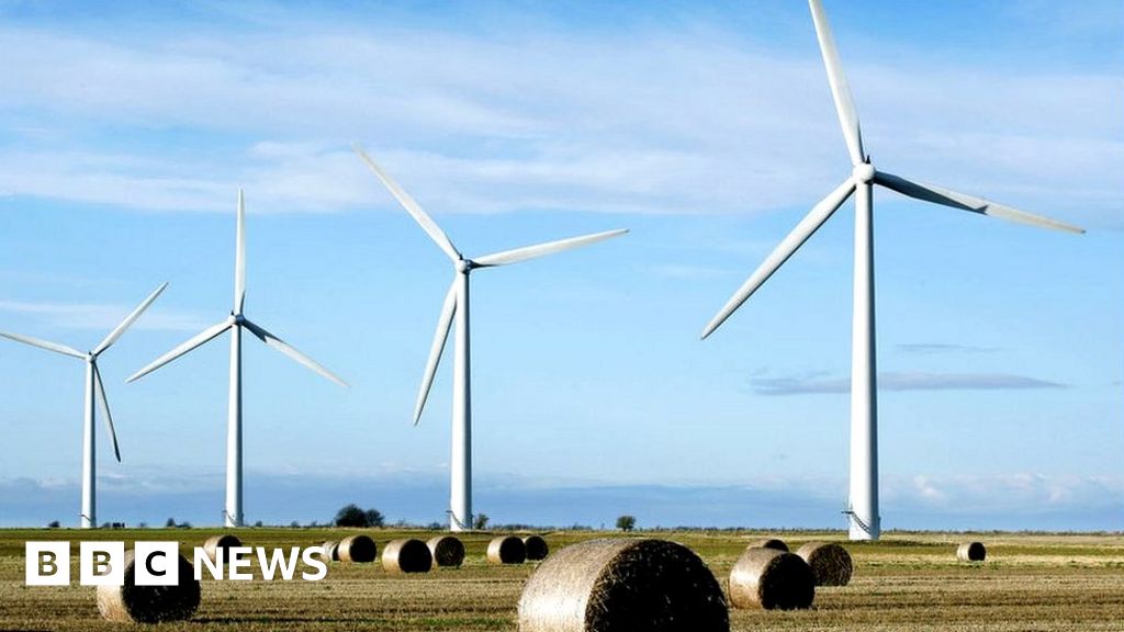 Rishi Sunak eases onshore wind farm rules as Tory MPs threaten revolt