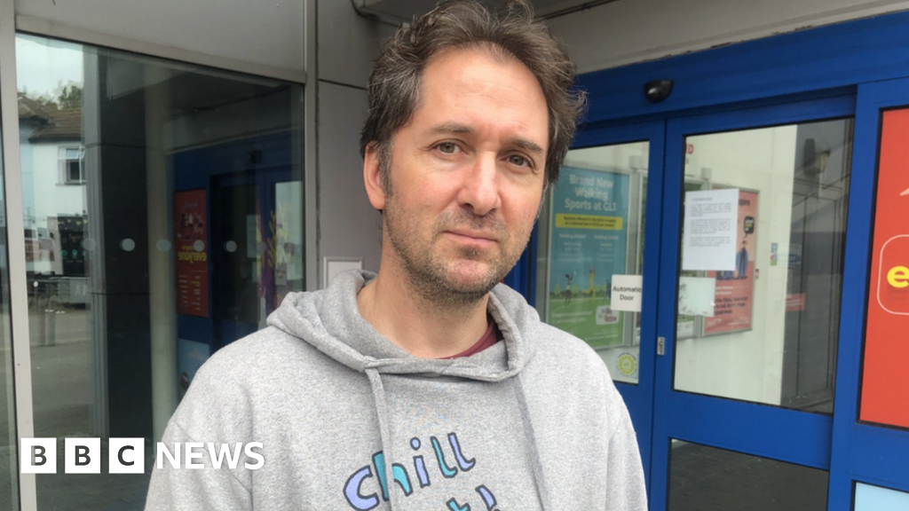 Frustration as coach ‘loses money’ in GL1 Leisure Centre closure