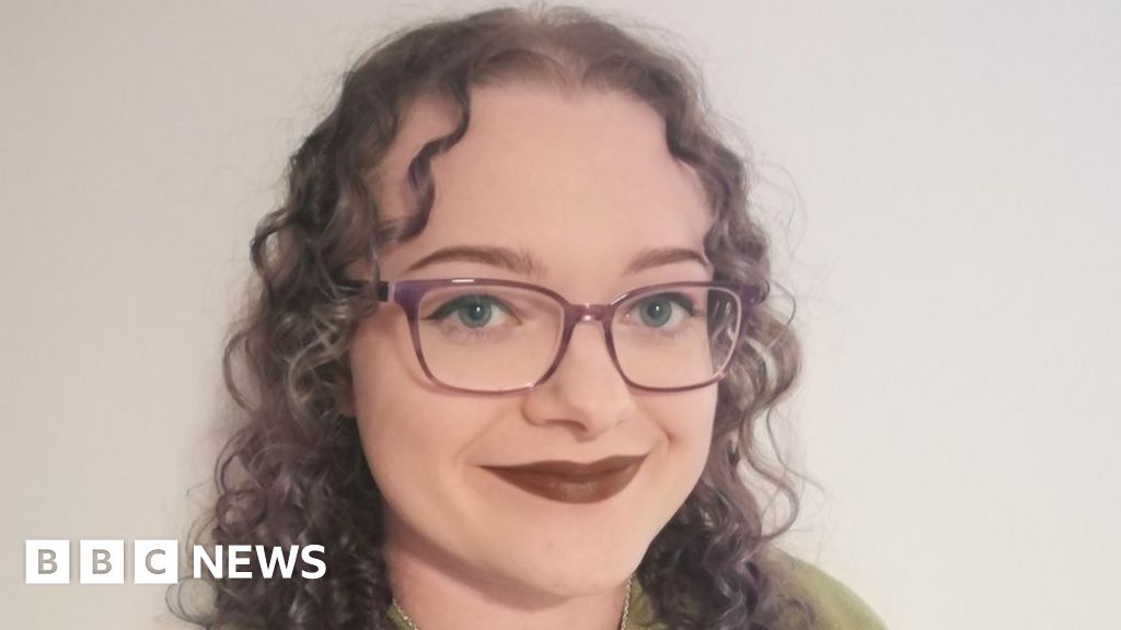 Bedford students given £3.6k to help with university costs Bedford students given £3.6k to help with university costs