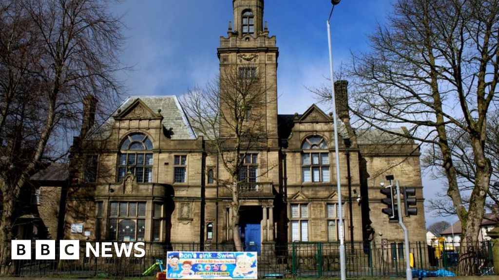 Campaigners win pledge to reconsider Bradford’s Victoria Hall closure Campaigners win pledge to reconsider Bradford’s Victoria Hall closure