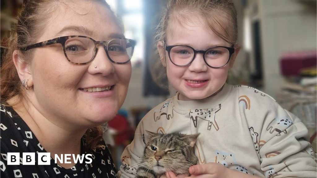 Sewage, floods and rats underscore NHS repair task Sewage, floods and rats underscore NHS repair task