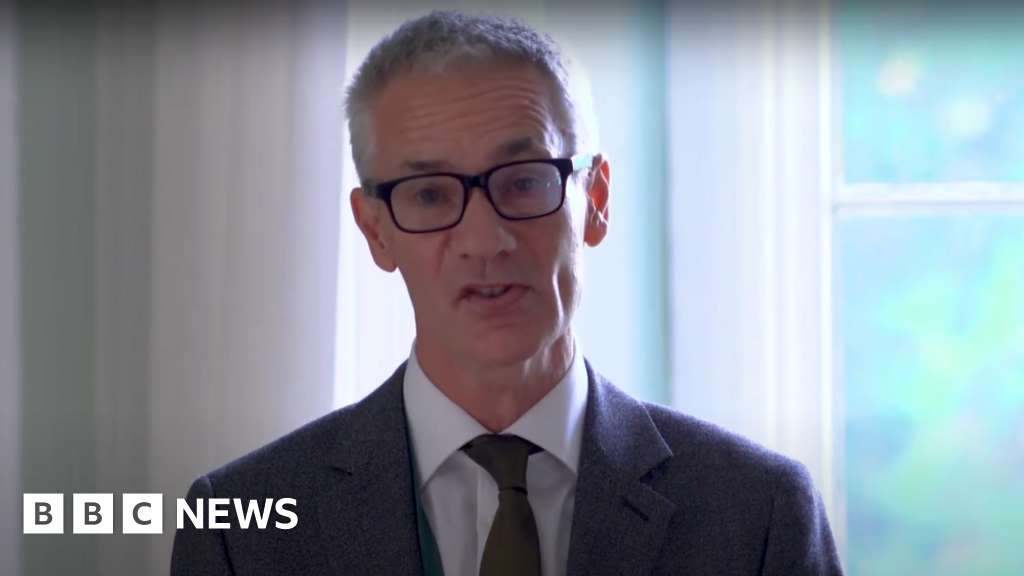 Hinchingbrooke head to leave over ‘top-slicing’ concerns with ACES Trust Hinchingbrooke head to leave over ‘top-slicing’ concerns with ACES Trust