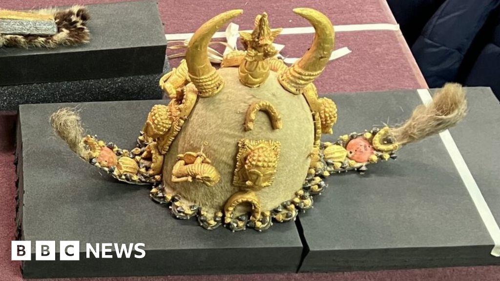 UK returns looted Ghana artefacts after 150 years UK returns looted Ghana artefacts after 150 years