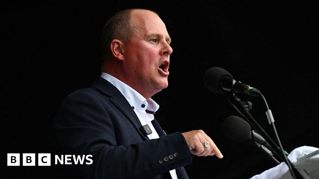 TUC chief Paul Nowak tells ministers to get serious on pay in 2025 TUC chief Paul Nowak tells ministers to get serious on pay in 2025