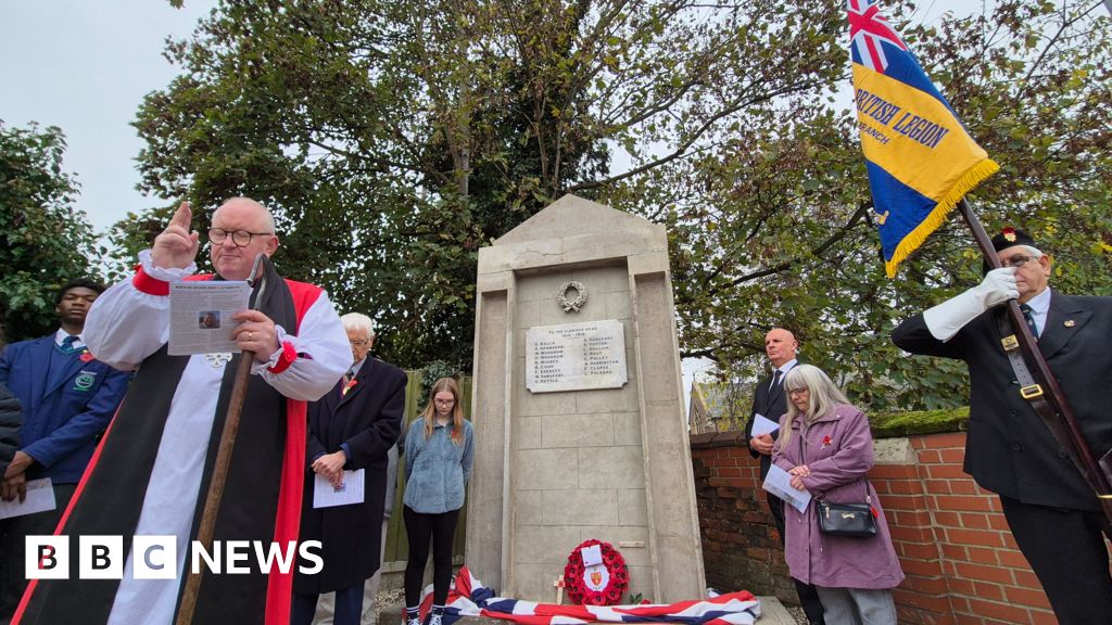 Colchester war memorial set for demolition is saved by resident Colchester war memorial set for demolition is saved by resident