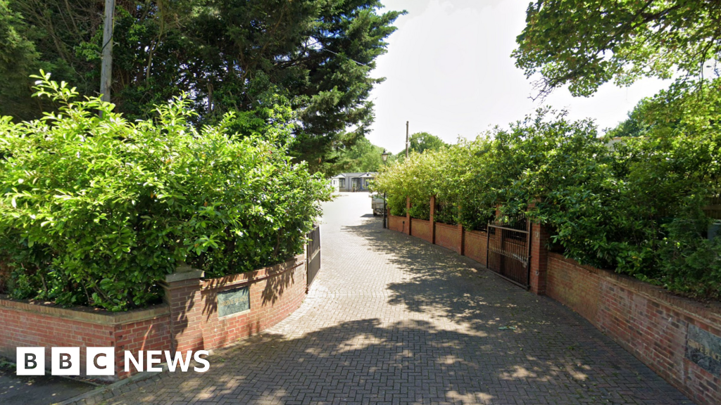 ‘Heartfelt’ sympathy after child killed by branch ‘Heartfelt’ sympathy after child killed by branch