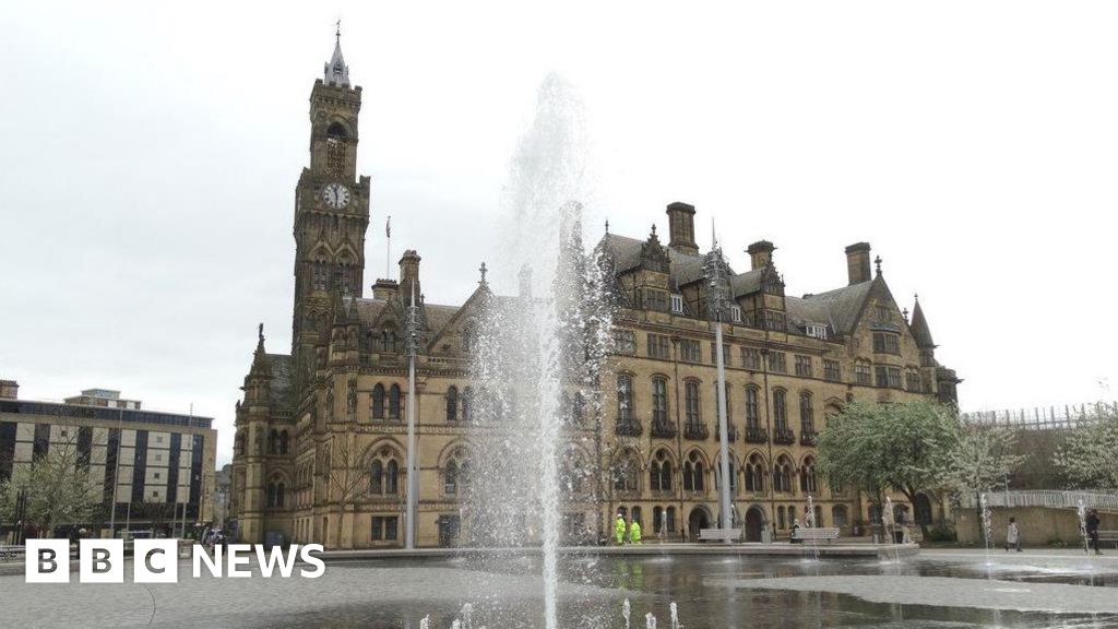 Bradford City Hall gets £2m decarbonisation grant