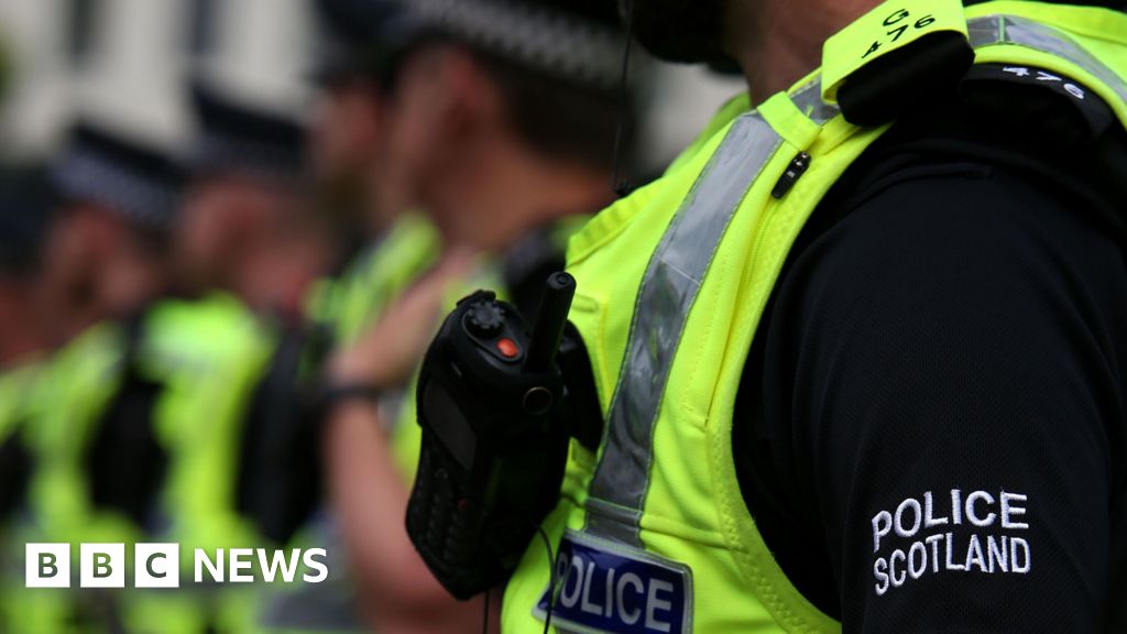 Police Scotland officers feel ‘vulnerable’ says watchdog Police Scotland officers feel ‘vulnerable’ says watchdog