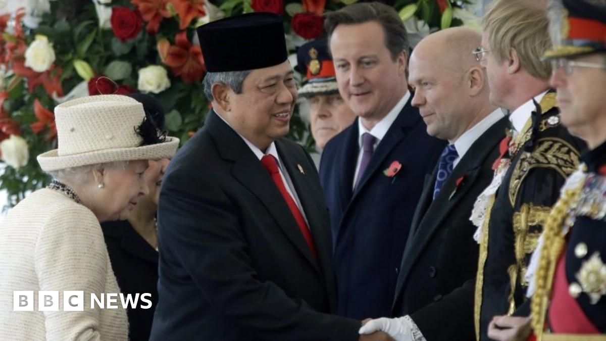 Indonesia president attends state banquet hosted by the Queen Indonesia president attends state banquet hosted by the Queen