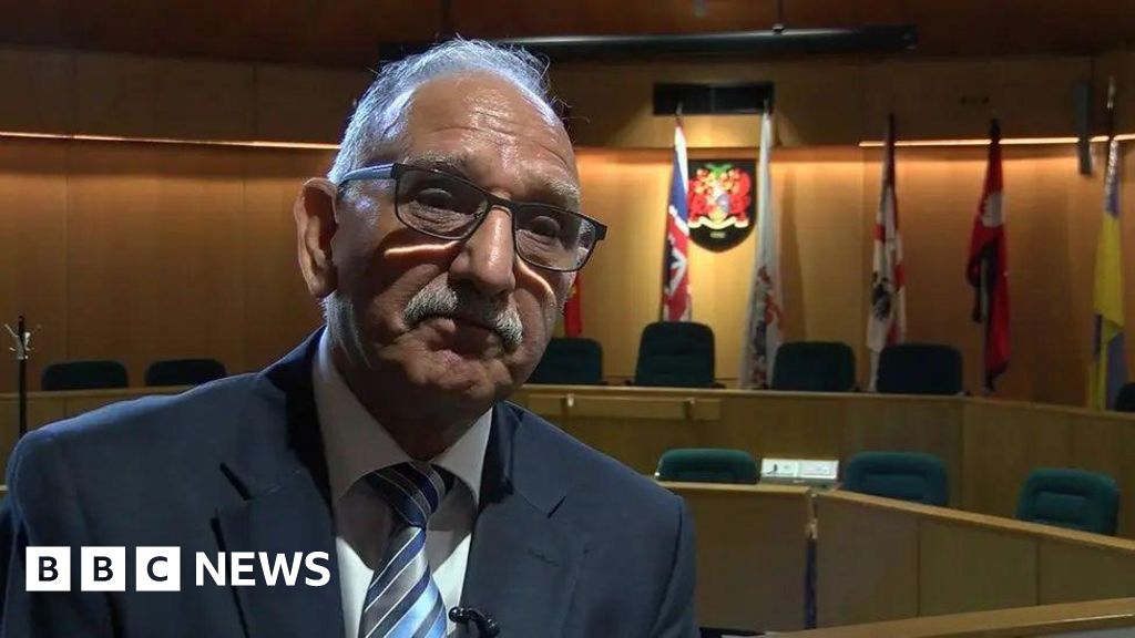 Pioneering Asian councillor receives honour