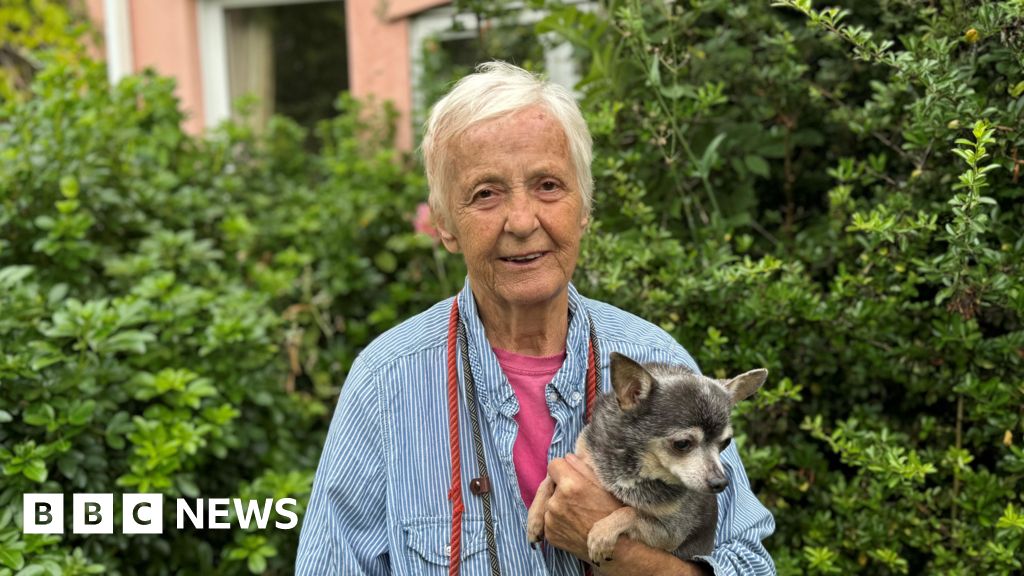Tributes to woman who ran Suffolk and Essex animal sanctuary Tributes to woman who ran Suffolk and Essex animal sanctuary