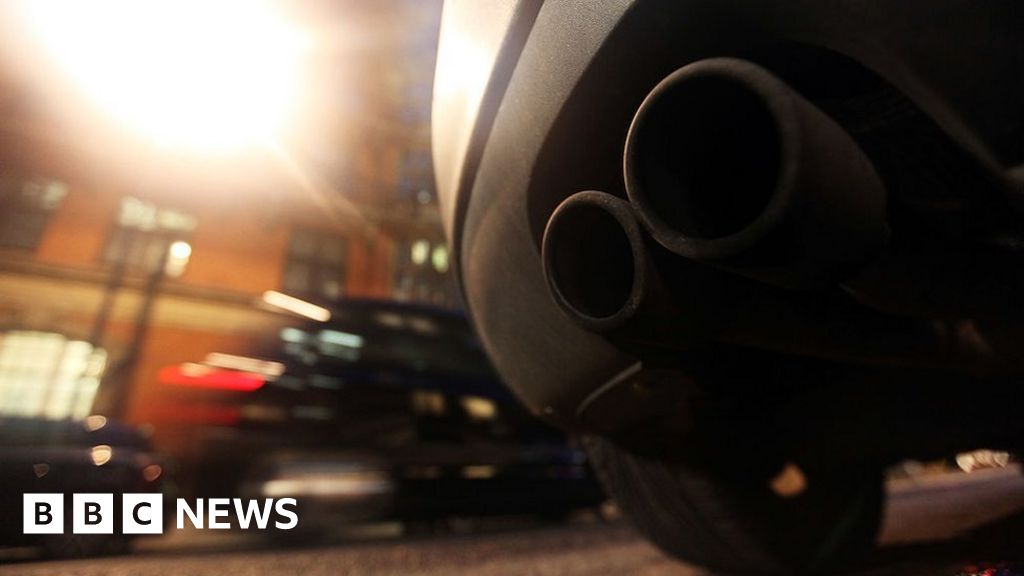 EU car firms should cut CO2 emissions by 30% from 2030 EU car firms should cut CO2 emissions by 30% from 2030