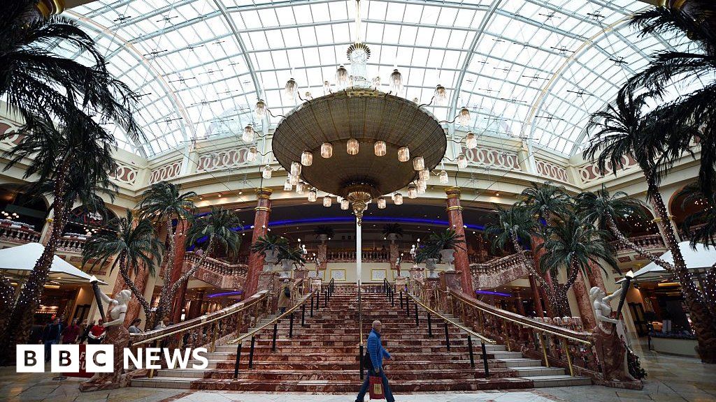 Shopping centres sold in £3.4bn deal