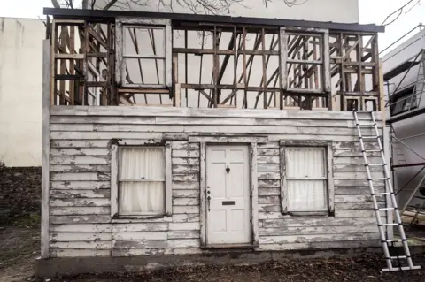 Fabia Mendoza And on Mr Mendoza's property in Berlin