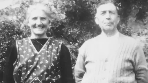 Agnes Rennie Macdonalds