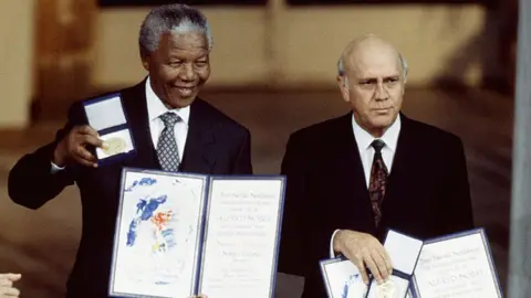 Getty Images Nelson Mandela and FW de Klerk receive Nobel Peace Prize