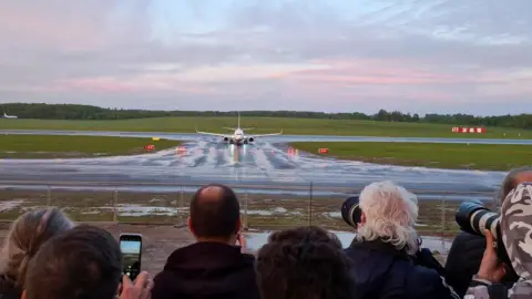 Reuters A Ryanair aircraft, which was carrying Belarusian opposition blogger and activist Roman Protasevich and diverted to Belarus, where authorities detained him, lands at Vilnius Airport in Vilnius, Lithuania