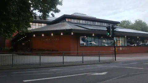 Geograph: David Howard Crown Pools