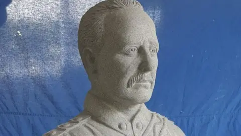 Santhana Ibrahim Bust of Pennycuick given by the Tamil Nadu Government to the UK