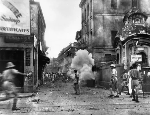 Getty Images An estimated 2,000 were killed, and more than 4,000 injured in communal riots ahead of Partition in Kolkata (Calcutta) in 1946