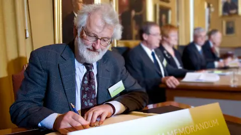 Getty Images Sir John Sulston