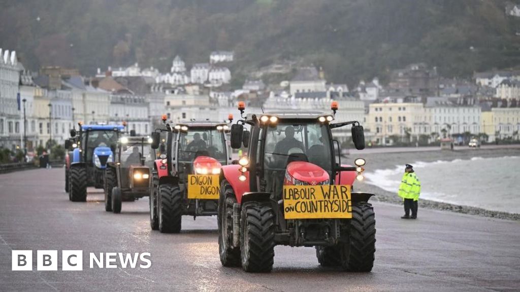 Farmers protest as Keir Starmer defends Budget Farmers protest as Keir Starmer defends Budget