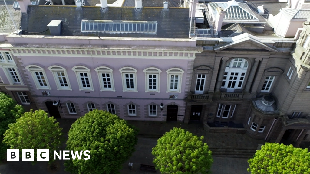 One in five income support families paying back overpayments One in five income support families paying back overpayments